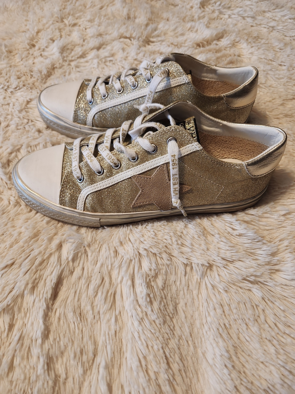 Vintage Havana Gold Glitter Low-Top Sneakers